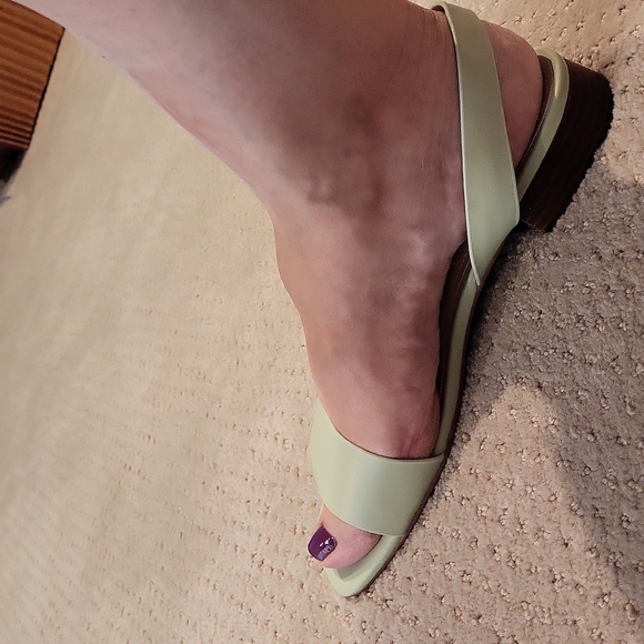 Shoes - Picture 3 of 8